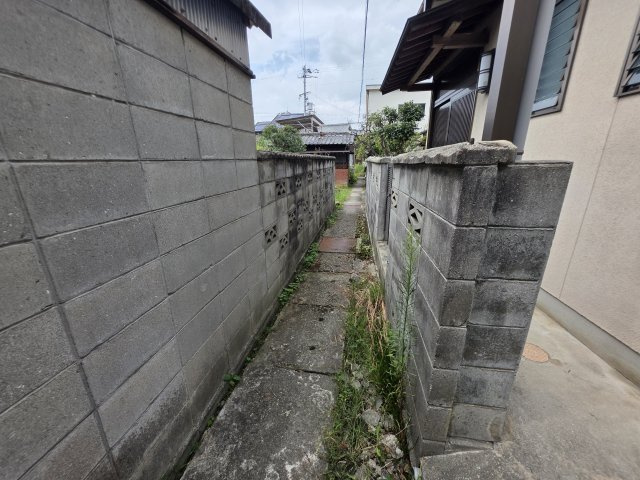 姫路市木場中古戸建の前面道路含む現地写真