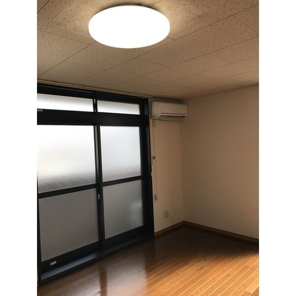 ジュピター翔の居間・リビング