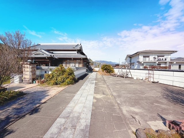 戸建　市川町澤の駐車場