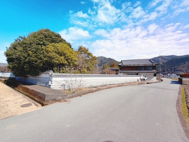 戸建　市川町澤の駐車場