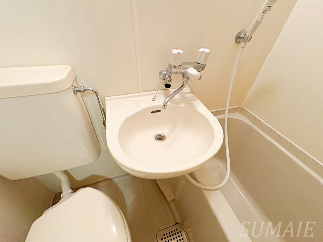 ココ・パームス・アライの浴室|洗面台ボウルがあります