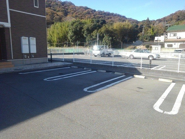 ファンターナの駐車場