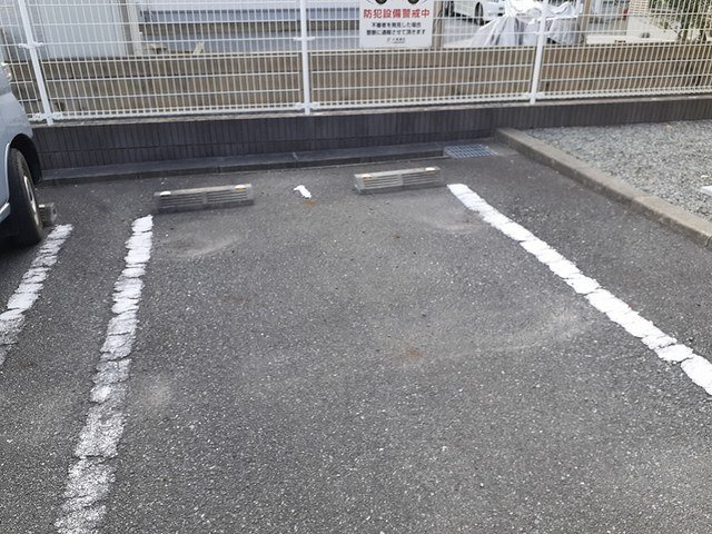 ピュールメゾンの駐車場