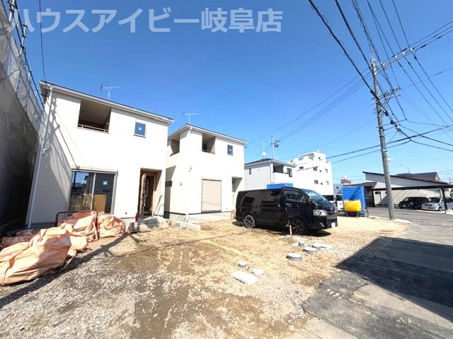 【前面道路含む現地写真】の画像