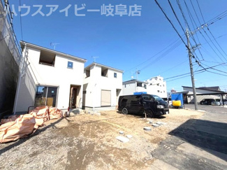 【前面道路含む現地写真】 | 岐阜市西川手新築建売全4棟！お車並列2台可能！最寄りのバス停徒歩5分！厚見小学校まで徒歩25分！ | 岐阜市西川手新築建売全4棟！お車並列2台可能！最寄りのバス停徒歩5分！厚見小学校まで徒歩25分！