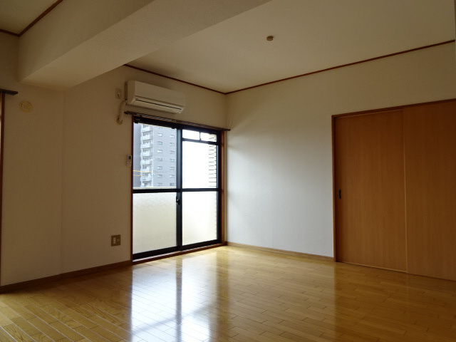 姫路市三左衛門堀東の町の賃貸マンションの洋室