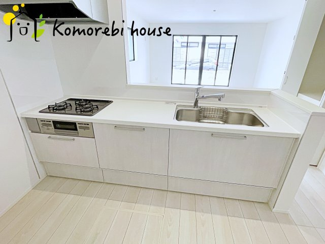 さいたま市北区日進町1728①　新築一戸建て　ミラスモシリーズ　01のキッチン|お料理しやすいキッチンです
