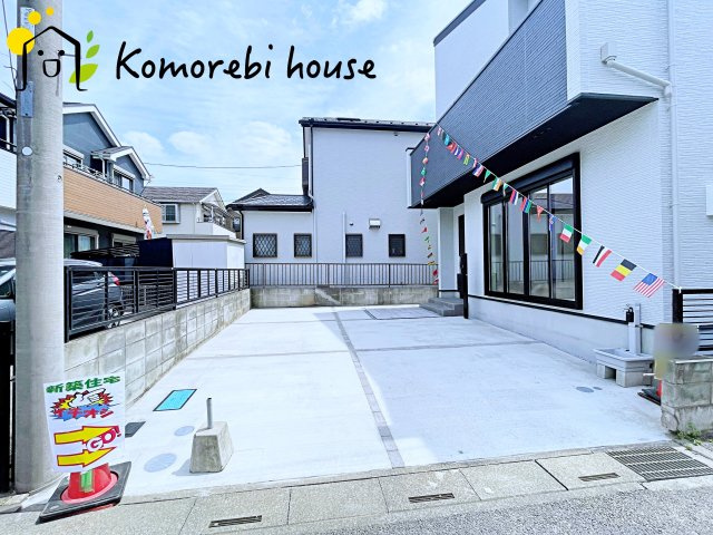さいたま市北区日進町1728①　新築一戸建て　ミラスモシリーズ　01の駐車場|駐車場があるので、車を買う予定の方も安心です