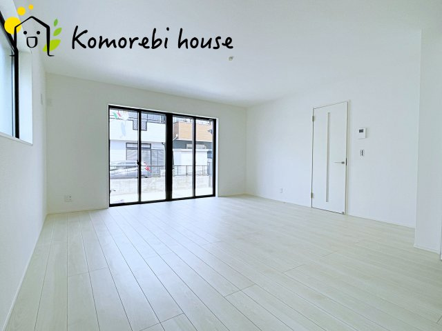 さいたま市北区日進町1728①　新築一戸建て　ミラスモシリーズ　01の居間・リビング|ゆったり過ごせる居間です