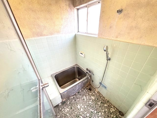 嬉戸建の浴室