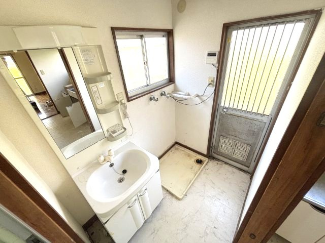 嬉戸建の洗面所