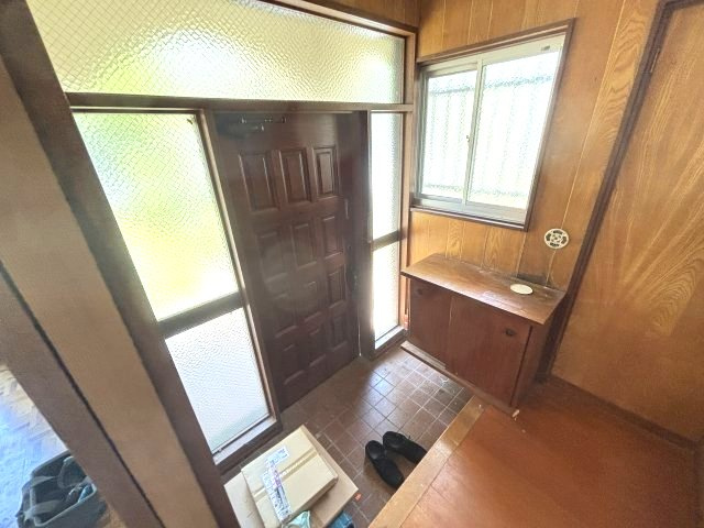 嬉戸建の玄関