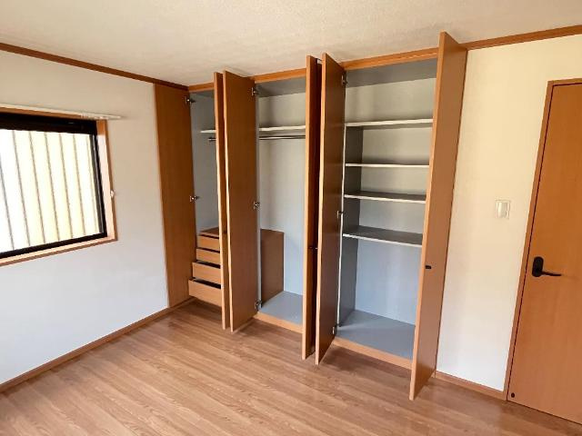 ファシネーションの収納|クローゼット