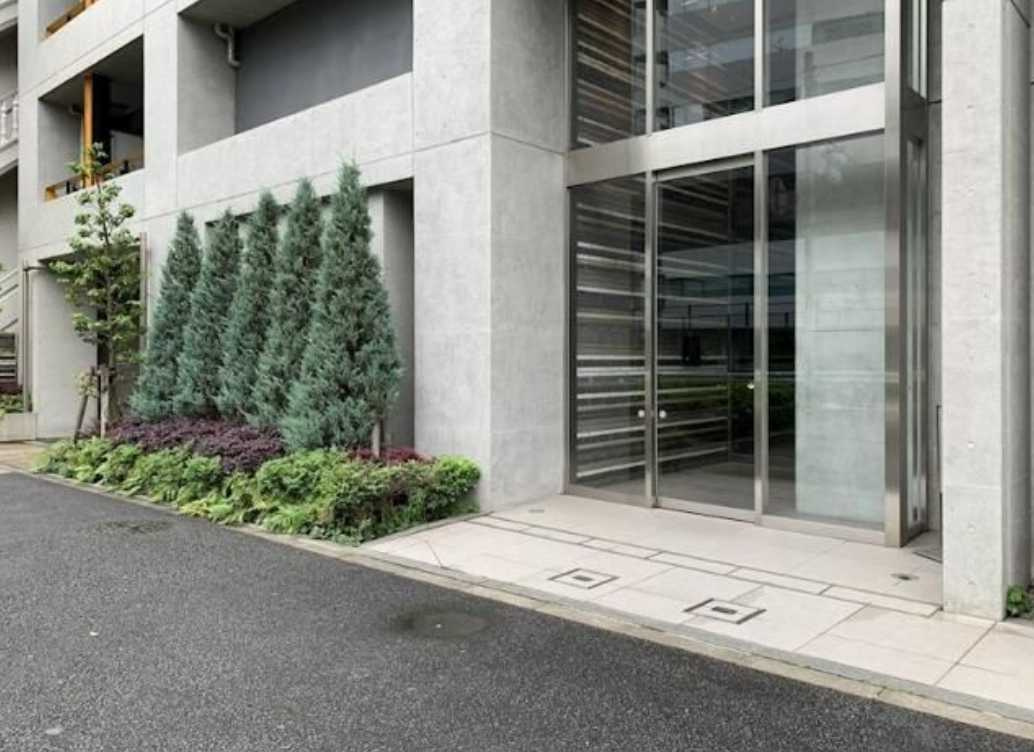 ZOOM池尻大橋　高層階　ペット相談　バイク置き場のエントランス