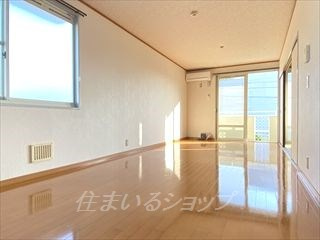 エクセル津川　Aの居間・リビング|エアコン付き