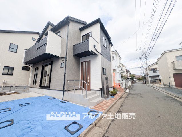 新築戸建　昭島市緑町3丁目　全2棟の外観|【Calm Days】
◆穏やかな日常へ◆
やわらかな光に包まれた空間が、忙しさを静かにほどいていく。ここで重ねる時間が、暮らしの輪郭を少しずつ整えていく。