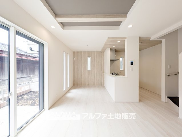 新築戸建　昭島市緑町3丁目　全2棟の居間・リビング|【Cherish the time】
◆君との時間は◆リビングで、食卓で、寝室で、どこにいても楽しめる。居心地の良い空間の中で質のいい安らぎを求めたい。