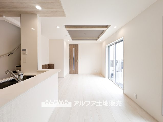 新築戸建　昭島市緑町3丁目　全2棟の居間・リビング|【A home found by chance】
◆偶然見つけた物件で◆思わぬ空間を手に入れたい。愛を育み、人と出会い、新たな命に恵まれる。そんな未来を創造してぬくもりのある住空間を君と共有したい。