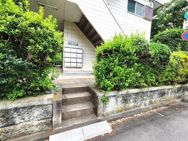 【エントランス】 | ガーデンハイツ