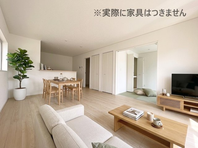 新築戸建・新築建売　郡山市安積町笹川第7　永盛小・安積中の居間・リビング|画像はバーチャルホームステージングの加工による演出で、実際の家具は付きません。