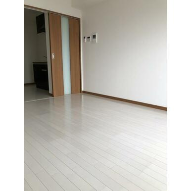 熊本市東区月出７丁目の賃貸マンションの洋室