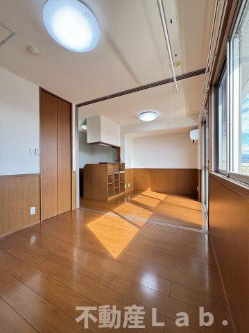 ルミエール須賀の居間・リビング
