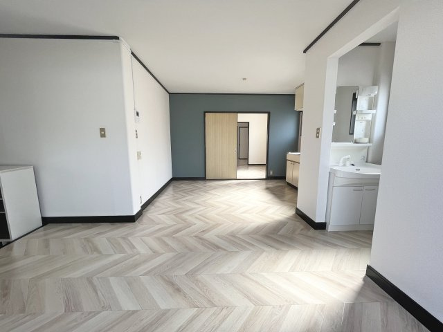 北九州市八幡西区山寺町のアパートの居間・リビング