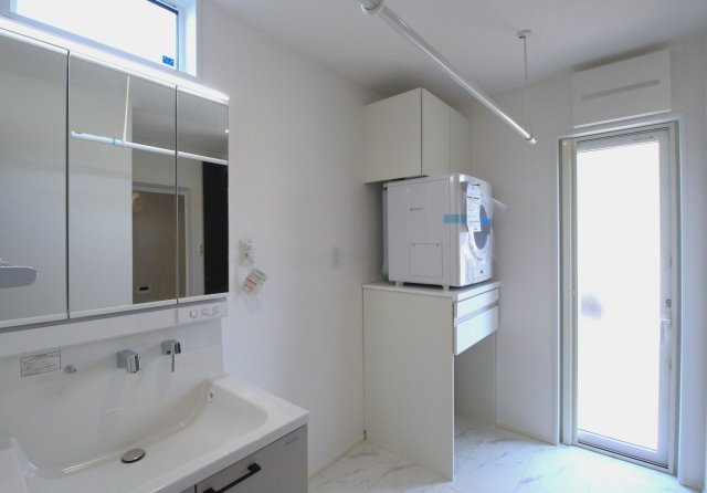 坪井2丁目新築戸建ての独立洗面台