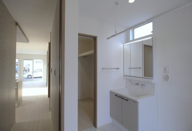 坪井2丁目新築戸建ての独立洗面台