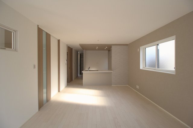 坪井2丁目新築戸建ての居間・リビング