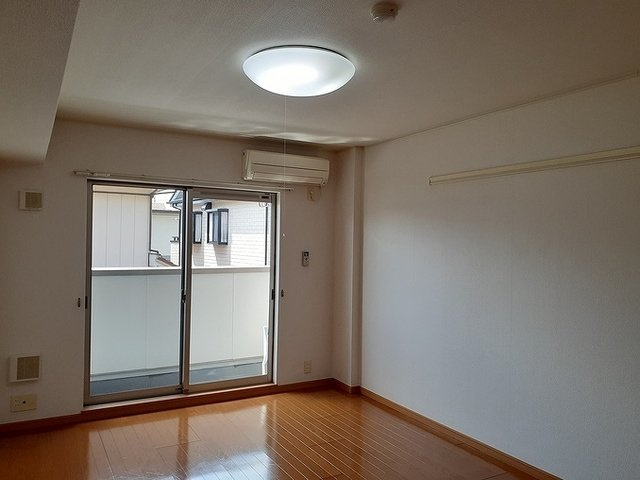 フレアビタシオンＡの居間・リビング