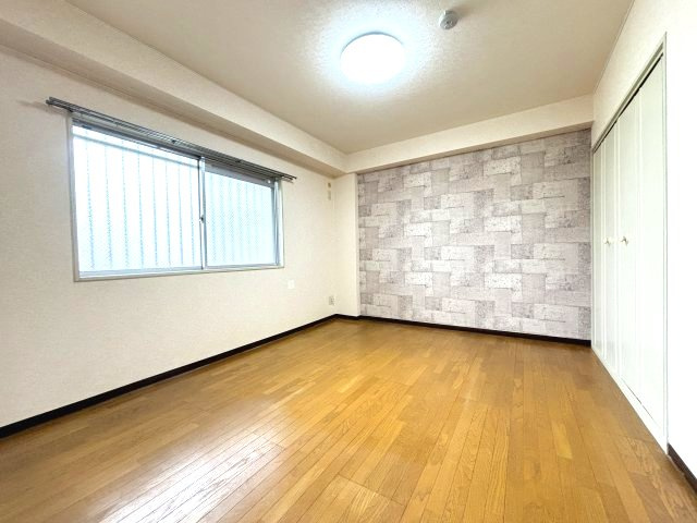 ネオシティ道明寺の洋室