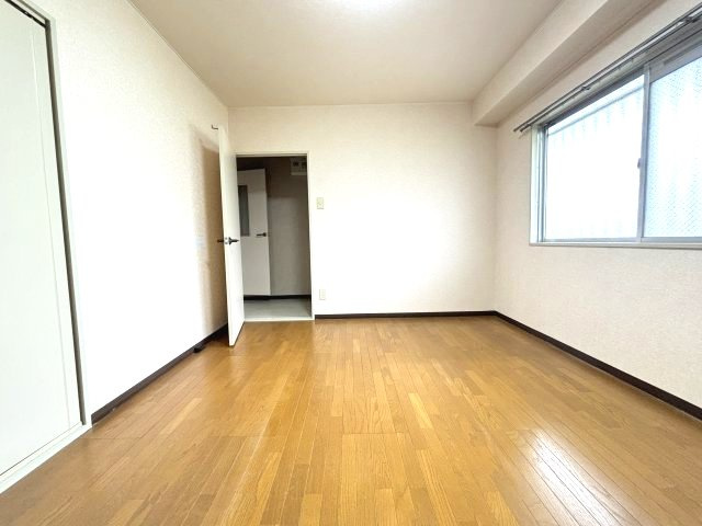 ネオシティ道明寺の洋室