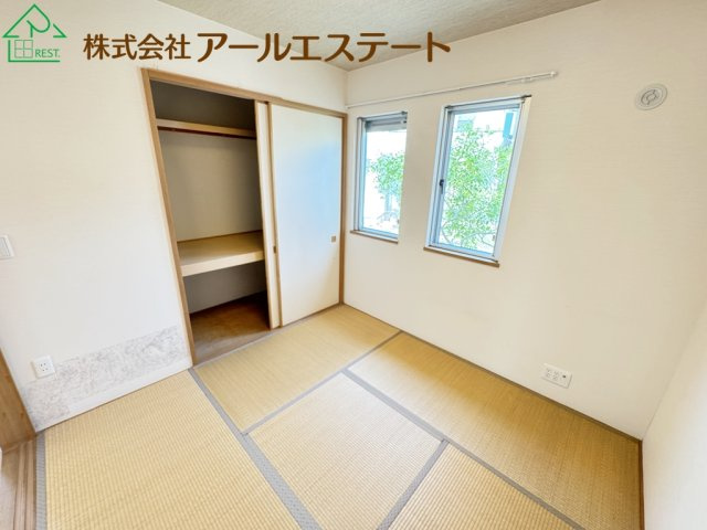加古川市平岡町土山　JR「土山駅」徒歩15分の和室