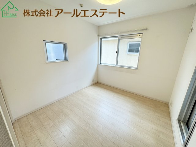 加古川市平岡町土山　JR「土山駅」徒歩15分の寝室