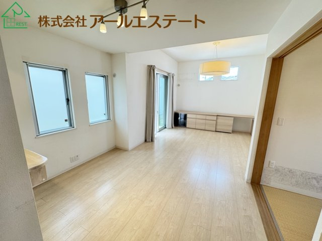 加古川市平岡町土山　JR「土山駅」徒歩15分の居間・リビング