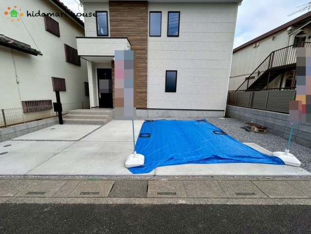 西区佐知川9期　新築戸建　KEIAIGRACE01の駐車場