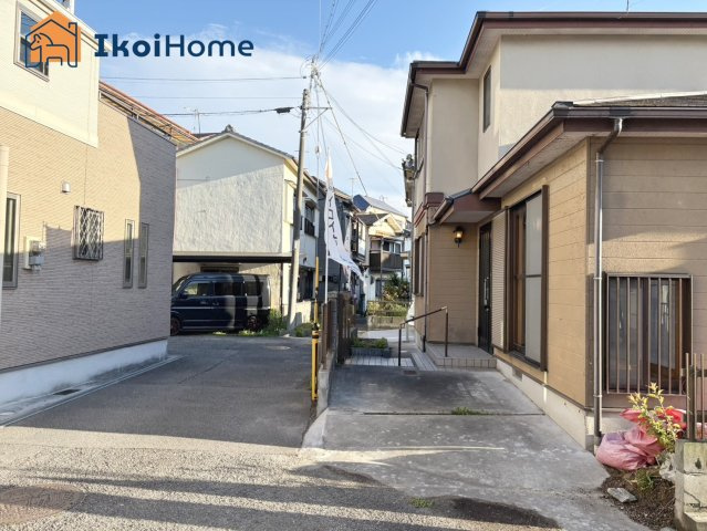明石市朝霧南町4丁目　中古戸建の玄関|●年中無休：当日予約可●JR朝霧駅まで徒歩10分！自転車なら3分で便利！大蔵谷インターまで車で5分！
