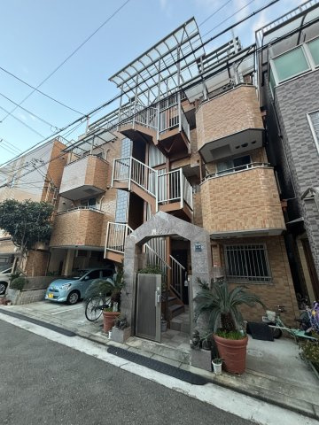 呉ビルの外観