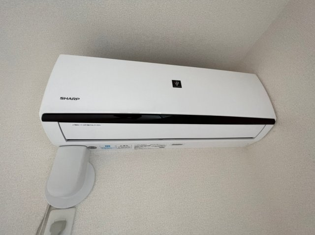 コーシェリ・アイの設備
