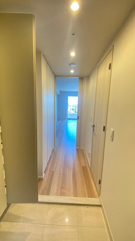 SHIBUYA CAST.  APARTMENTの玄関