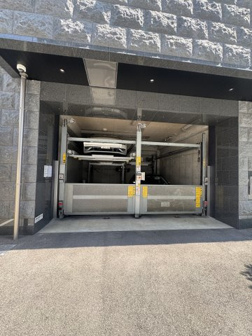 プレサンス兵庫駅前の駐車場