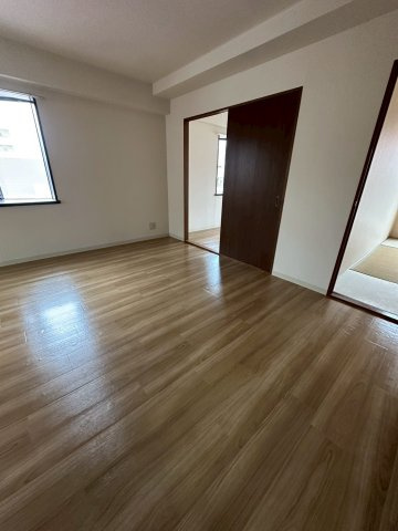 フォルチューナ芦屋の居間・リビング