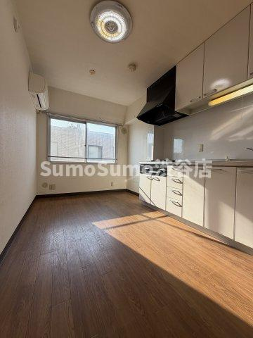 鉄飛坂マンションの居間・リビング