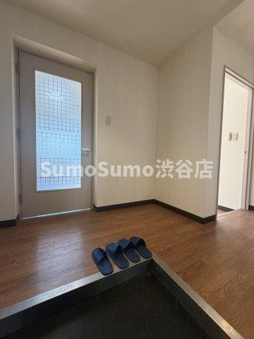 鉄飛坂マンションの玄関