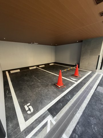 K-COURT谷町四丁目の駐車場