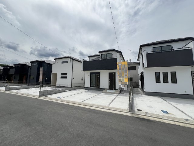 あきる野市伊奈　新築戸建全15棟の前面道路含む現地写真|現地外観