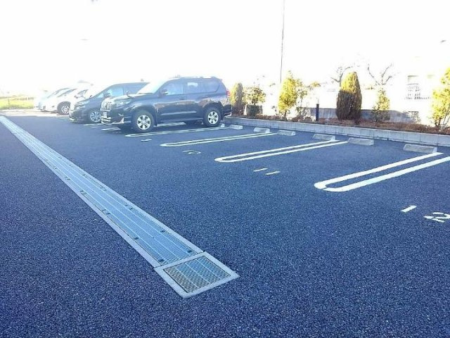 カレント・レジデンスの駐車場