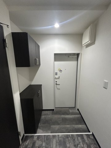 アベニール十三の玄関