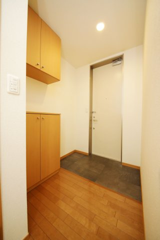 クレールモリN棟の玄関